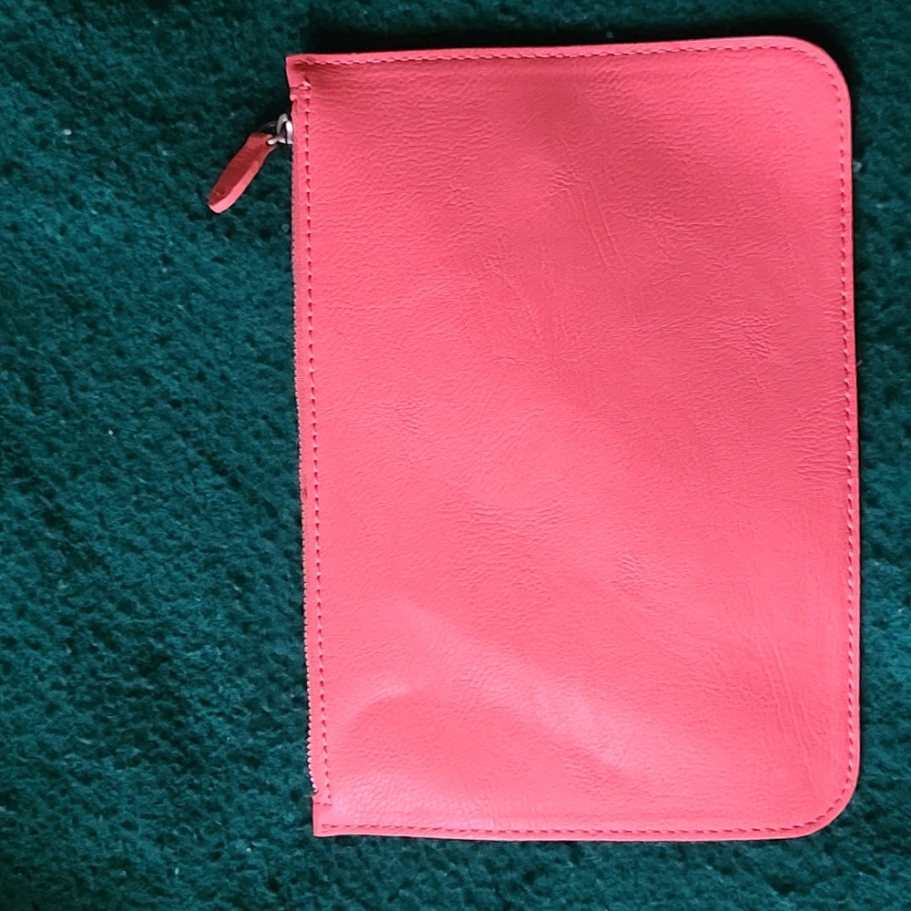 Purses - Picture 2 of 7